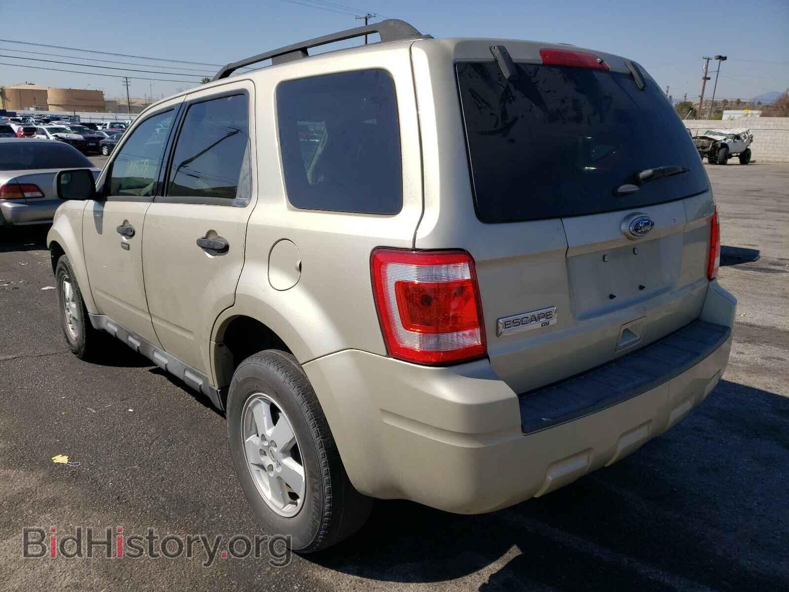 2011 FORD ESCAPE - VIN: 1FMCU0D78BKA81888 - Фото 3