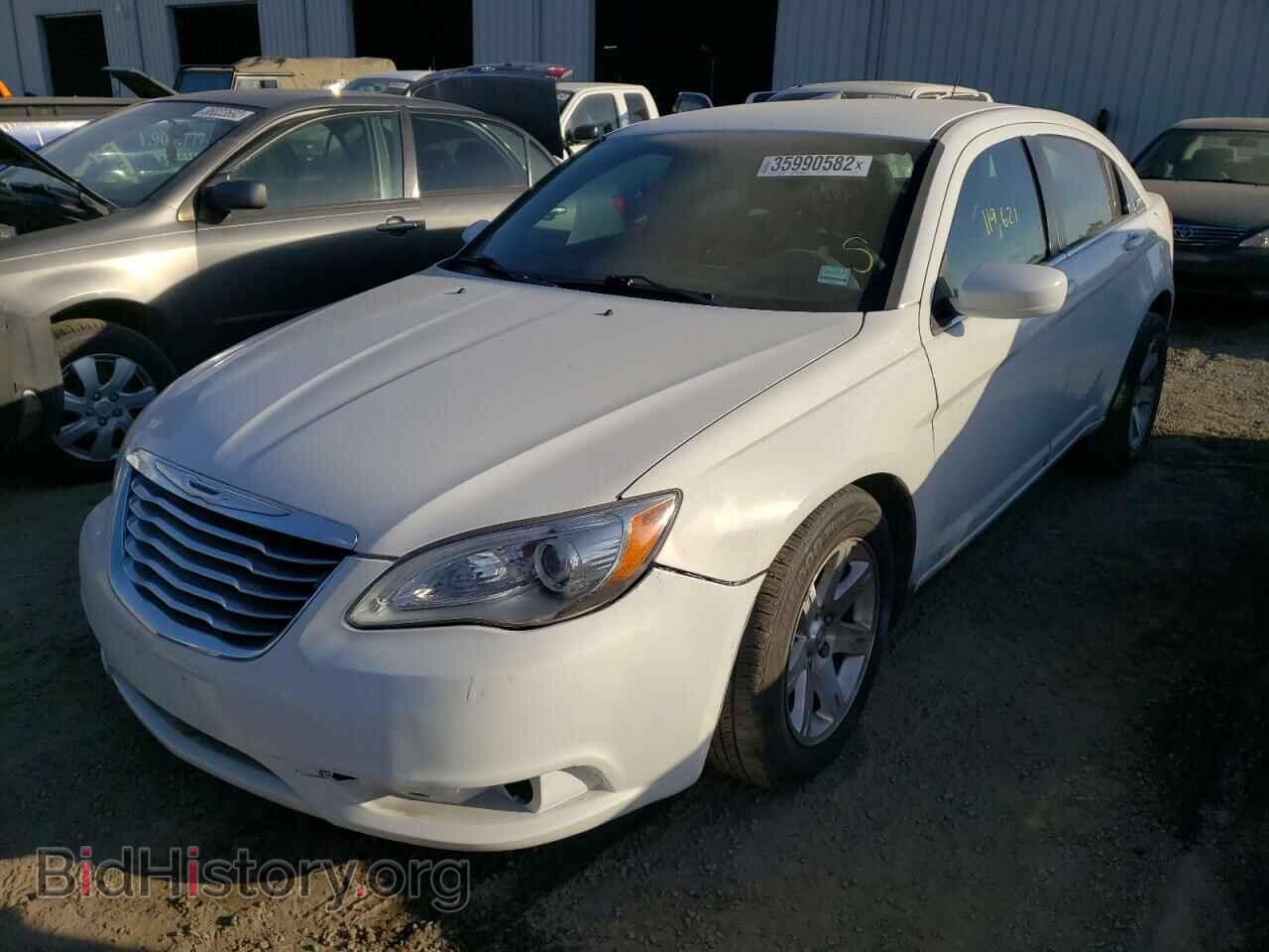 2013 CHRYSLER 200 - VIN: 1C3CCBBB7DN672570 - Фото 2