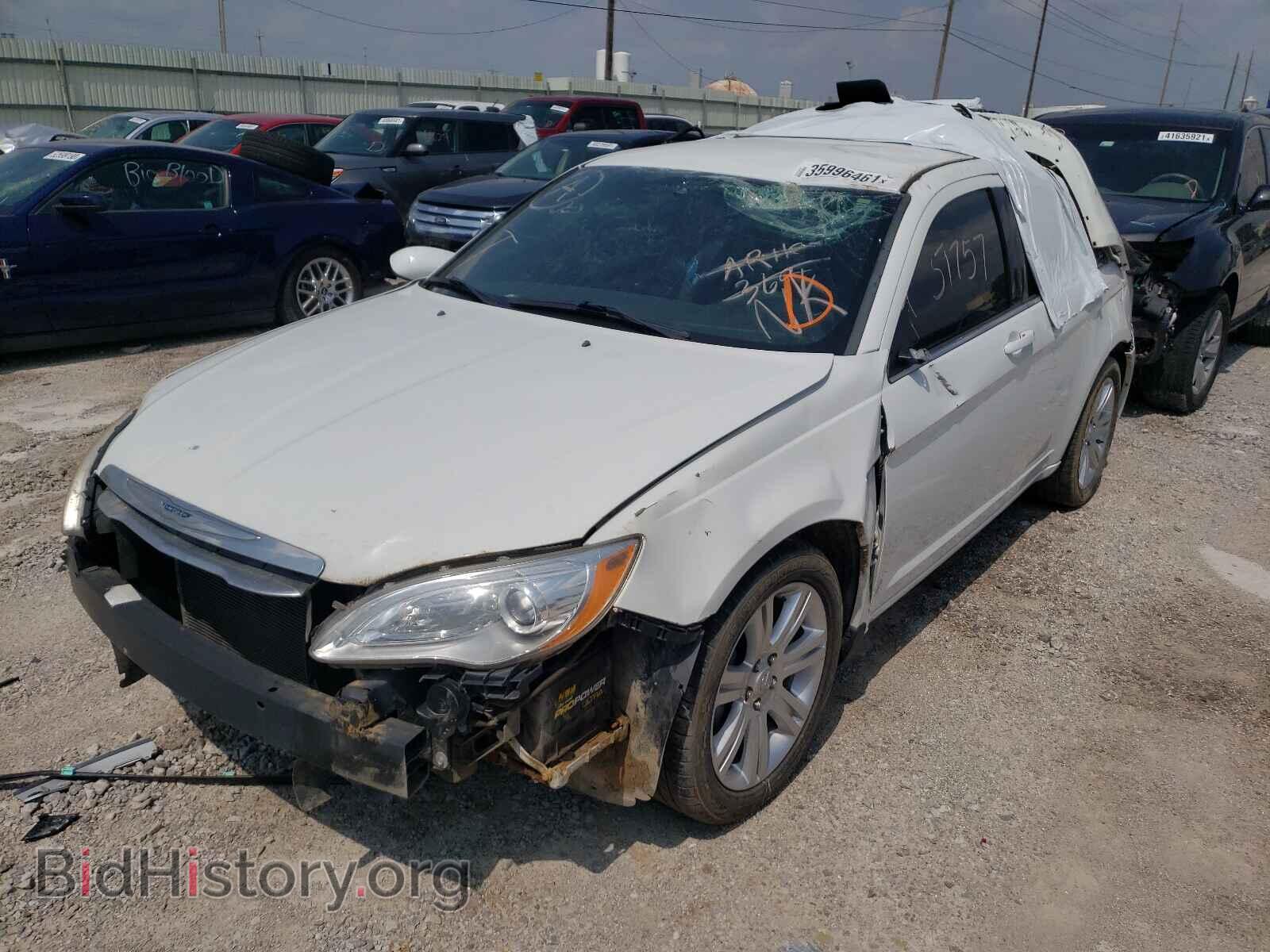 2014 CHRYSLER 200 - VIN: 1C3CCBBBXEN120448 - Фото 2
