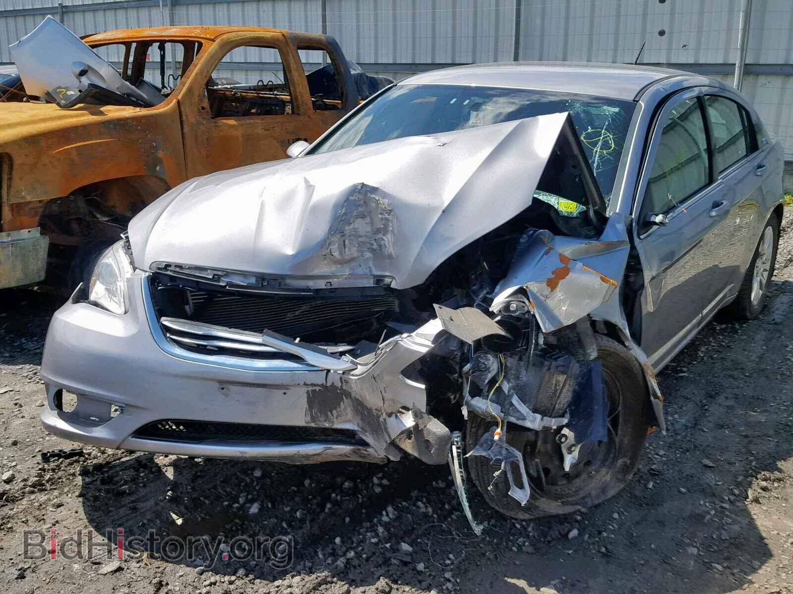 2013 CHRYSLER 200 - VIN: 1C3CCBAG9DN722351 - Фото 2