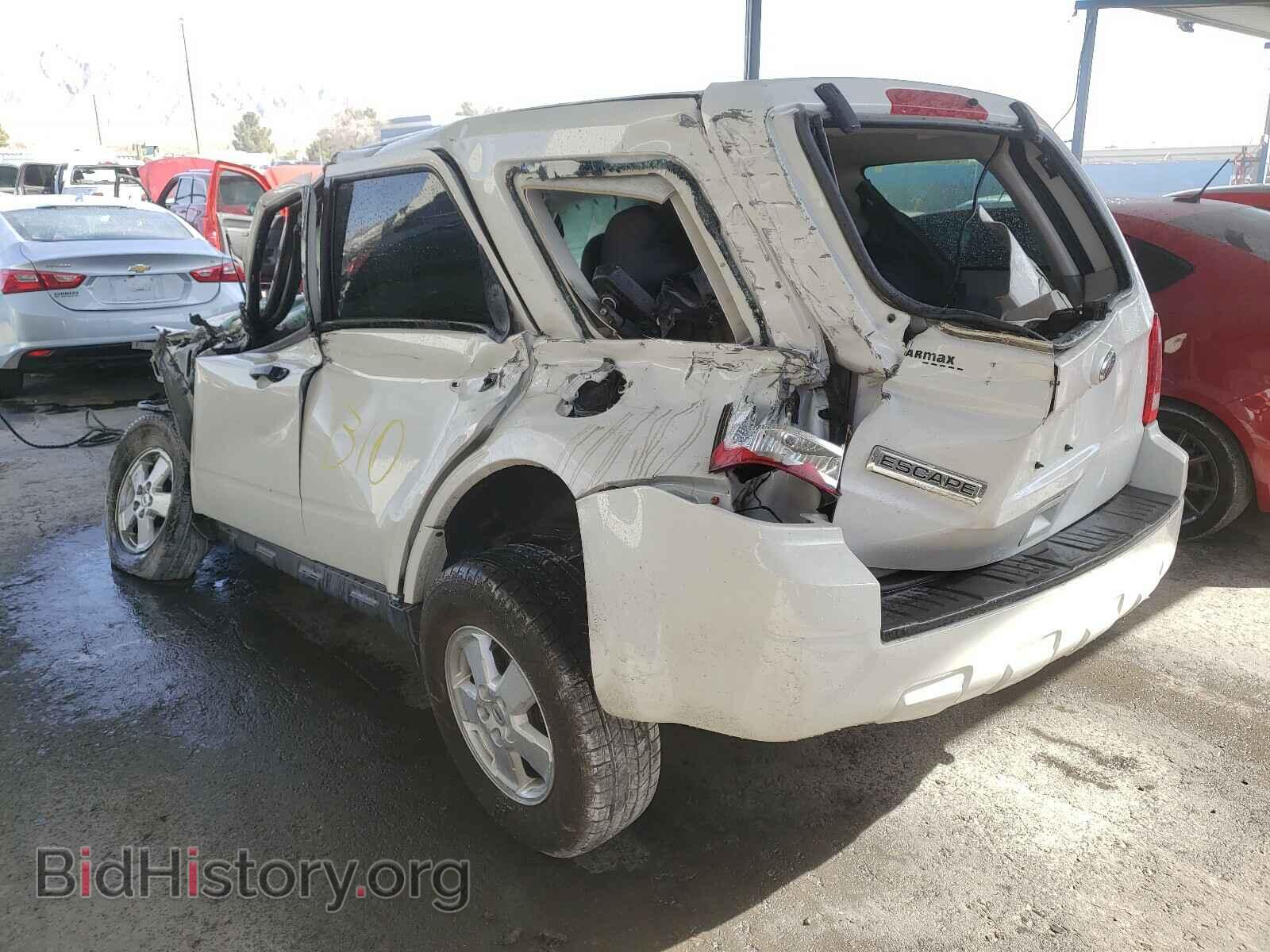 2011 FORD ESCAPE - VIN: 1FMCU0C71BKB25411 - Фото 3