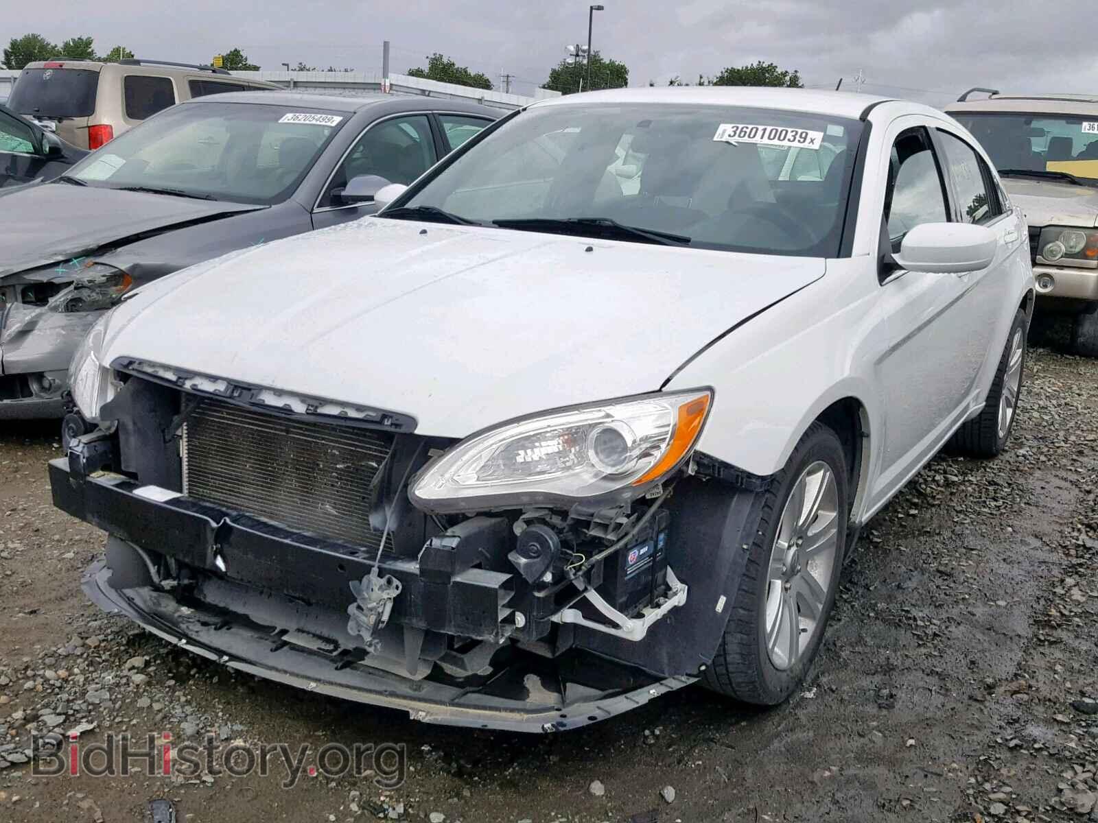2013 CHRYSLER 200 - VIN: 1C3CCBAB0DN705233 - Photo 2