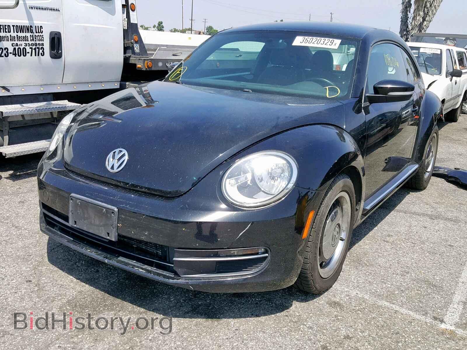 2013 VOLKSWAGEN BEETLE - VIN: 3VWJP7AT4DM614521 - Фото 2