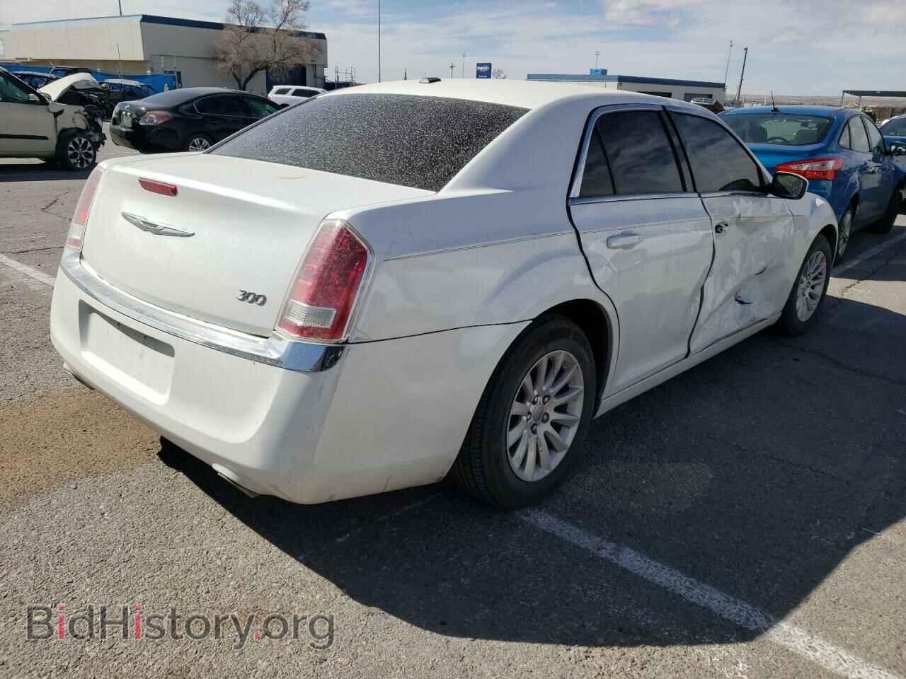 2013 CHRYSLER 300 - VIN: 2C3CCAAG7DH632523 - Фото 4