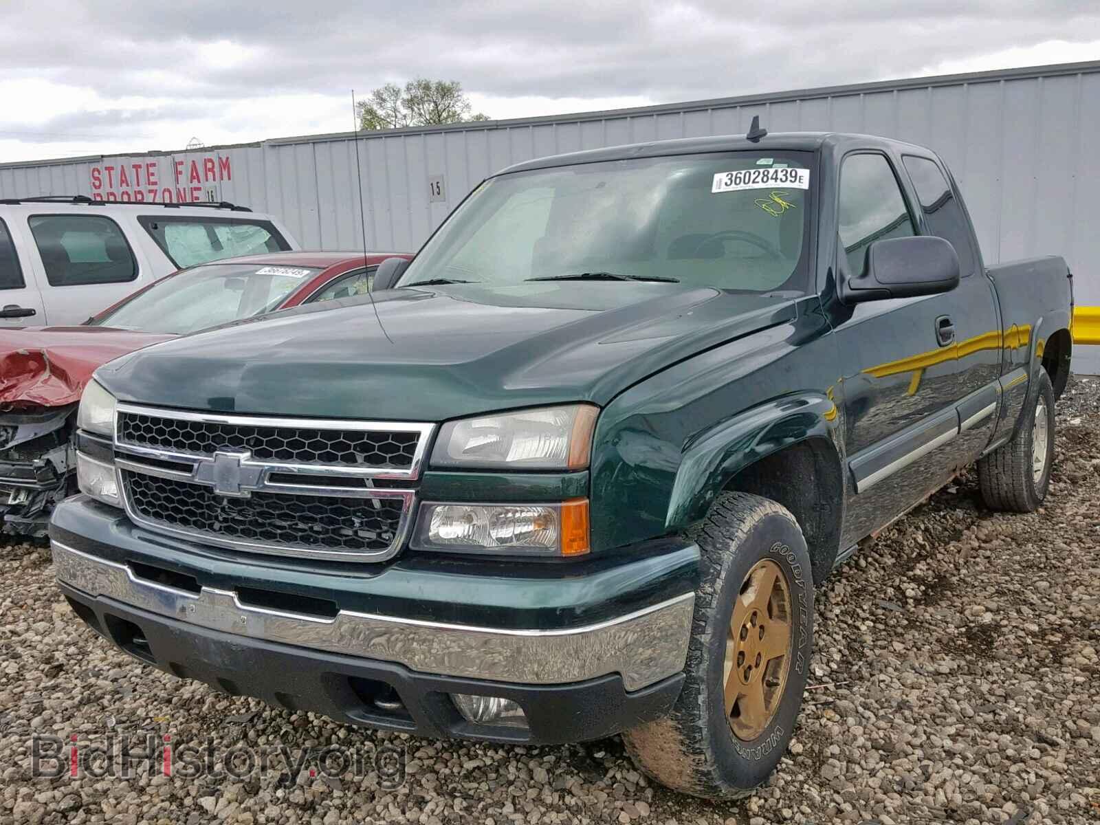 2006 CHEVROLET SILVERADO - VIN: 2GCEK19B261116808 - Фото 2