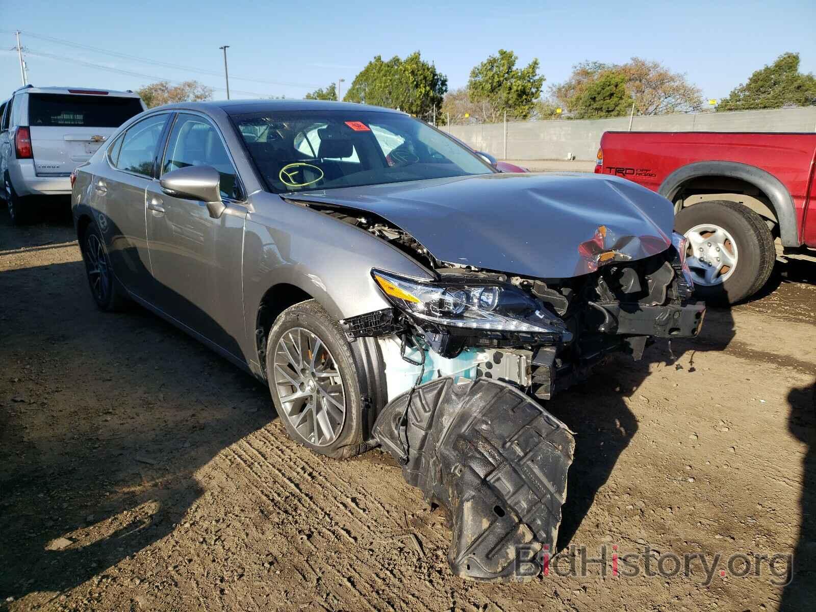 Photo 58ABK1GG2HU035983 - LEXUS ES350 2017