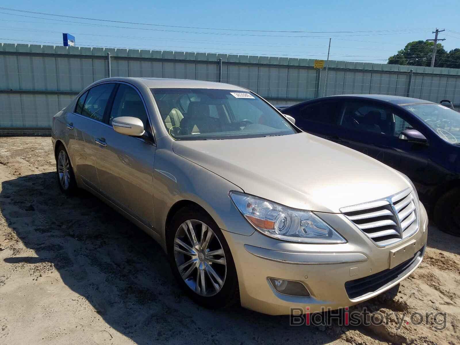 Photo KMHGC46F29U065085 - HYUNDAI GENESIS 2009