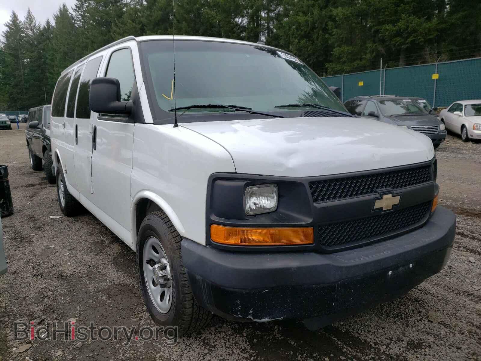 Photo 1GNSGBF47B1154882 - CHEVROLET EXPRESS 2011