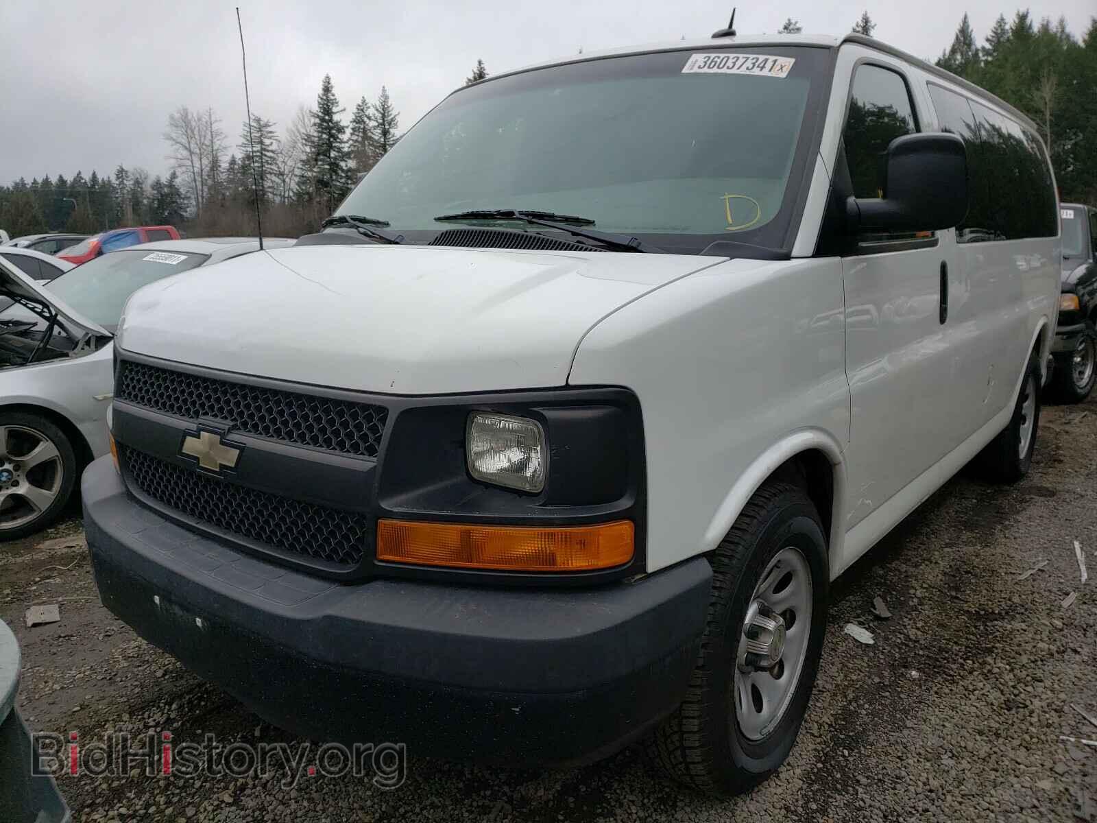 2011 CHEVROLET EXPRESS - VIN: 1GNSGBF47B1154882 - Фото 2