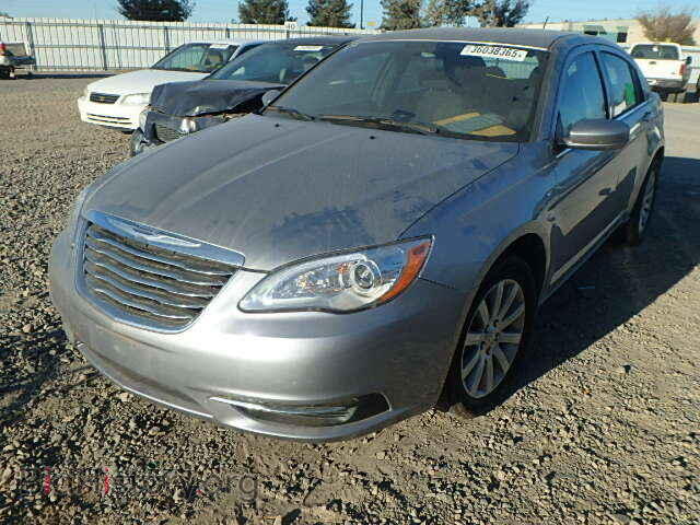 2013 CHRYSLER 200 - VIN: 1C3CCBBB9DN695204 - Фото 2