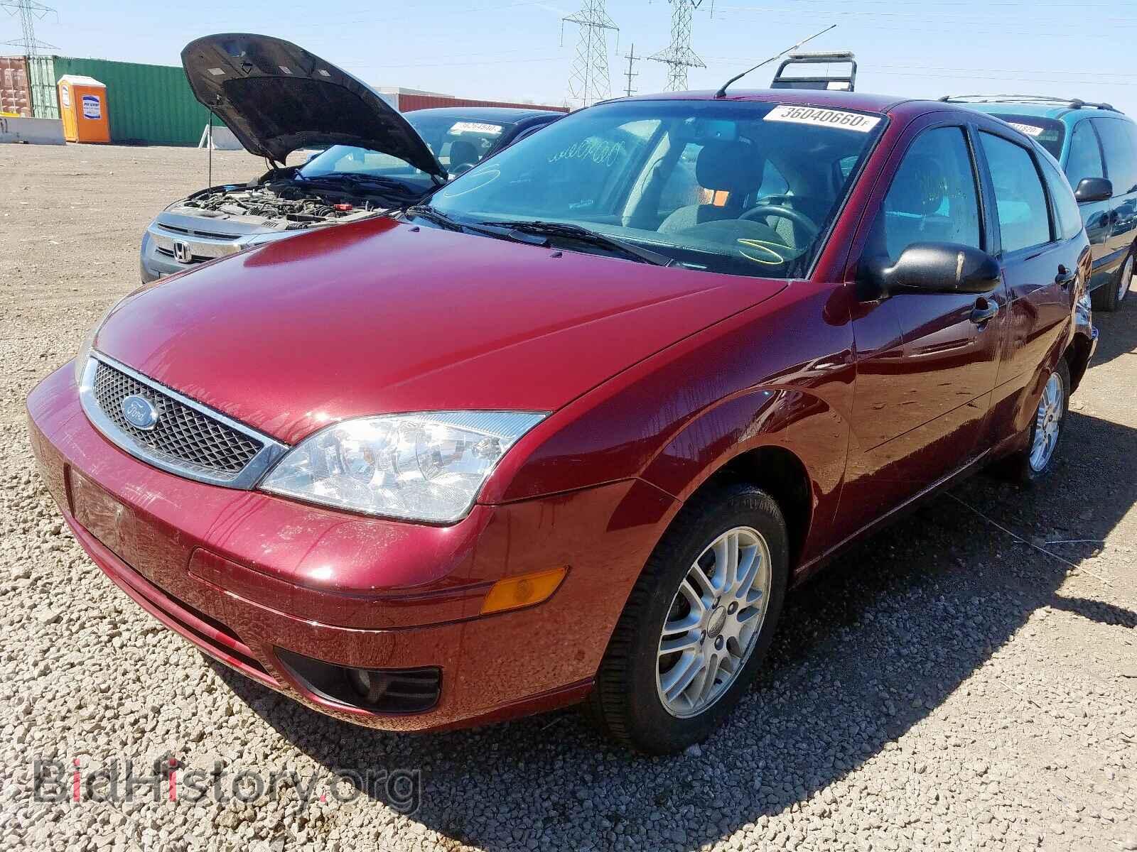2006 FORD FOCUS - VIN: 1FAFP37N56W144521 - Photo 2