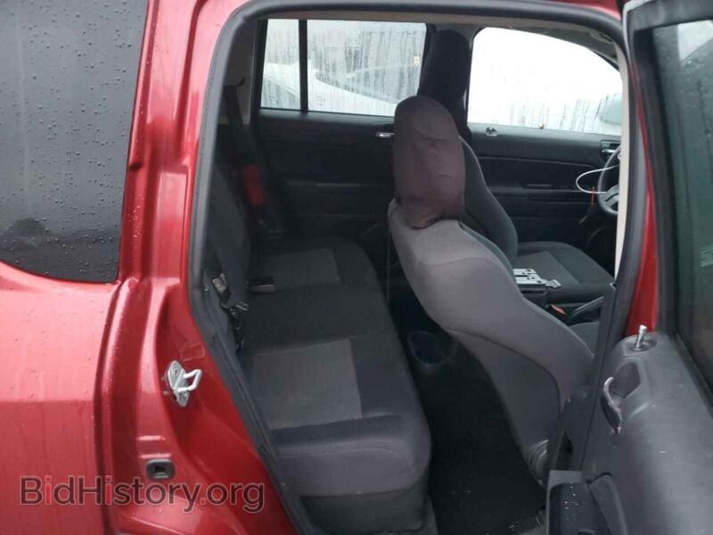 2011 Jeep COMPASS (VIN 1J4NT1FA3BD139628) — фото 10 из 12
