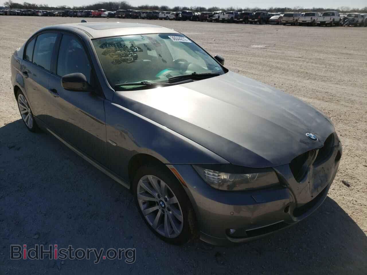 Фотография WBAPH73539E129032 - BMW 3 SERIES 2009