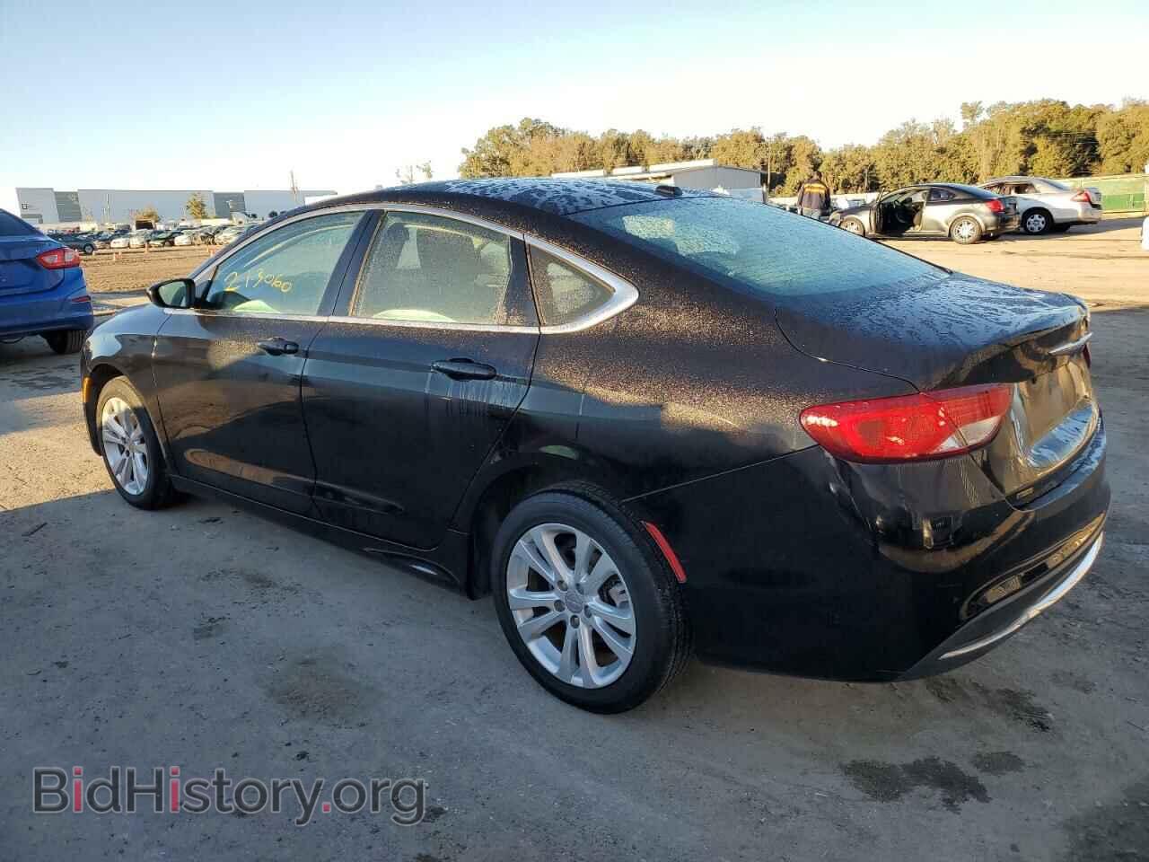 2016 CHRYSLER 200 - VIN: 1C3CCCAB7GN136682 - Фото 2
