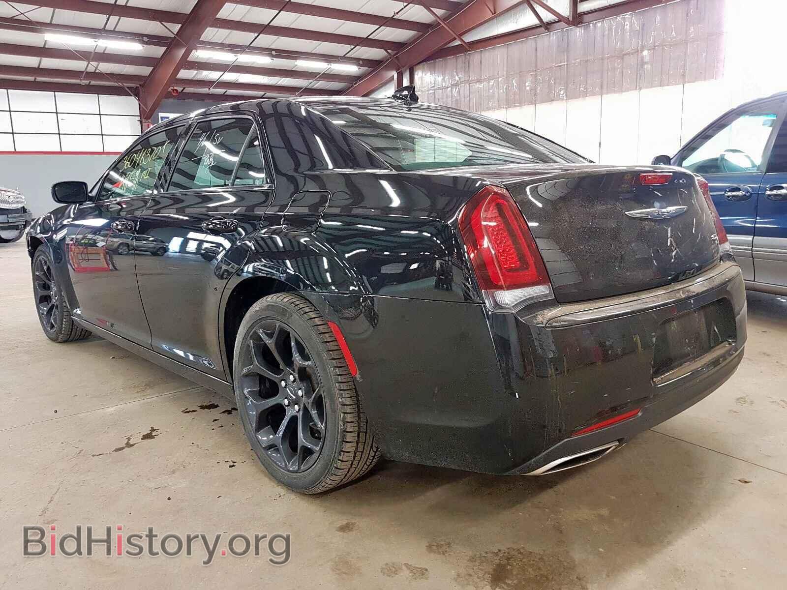 2019 CHRYSLER 300 - VIN: 2C3CCABG0KH637963 - Фото 3