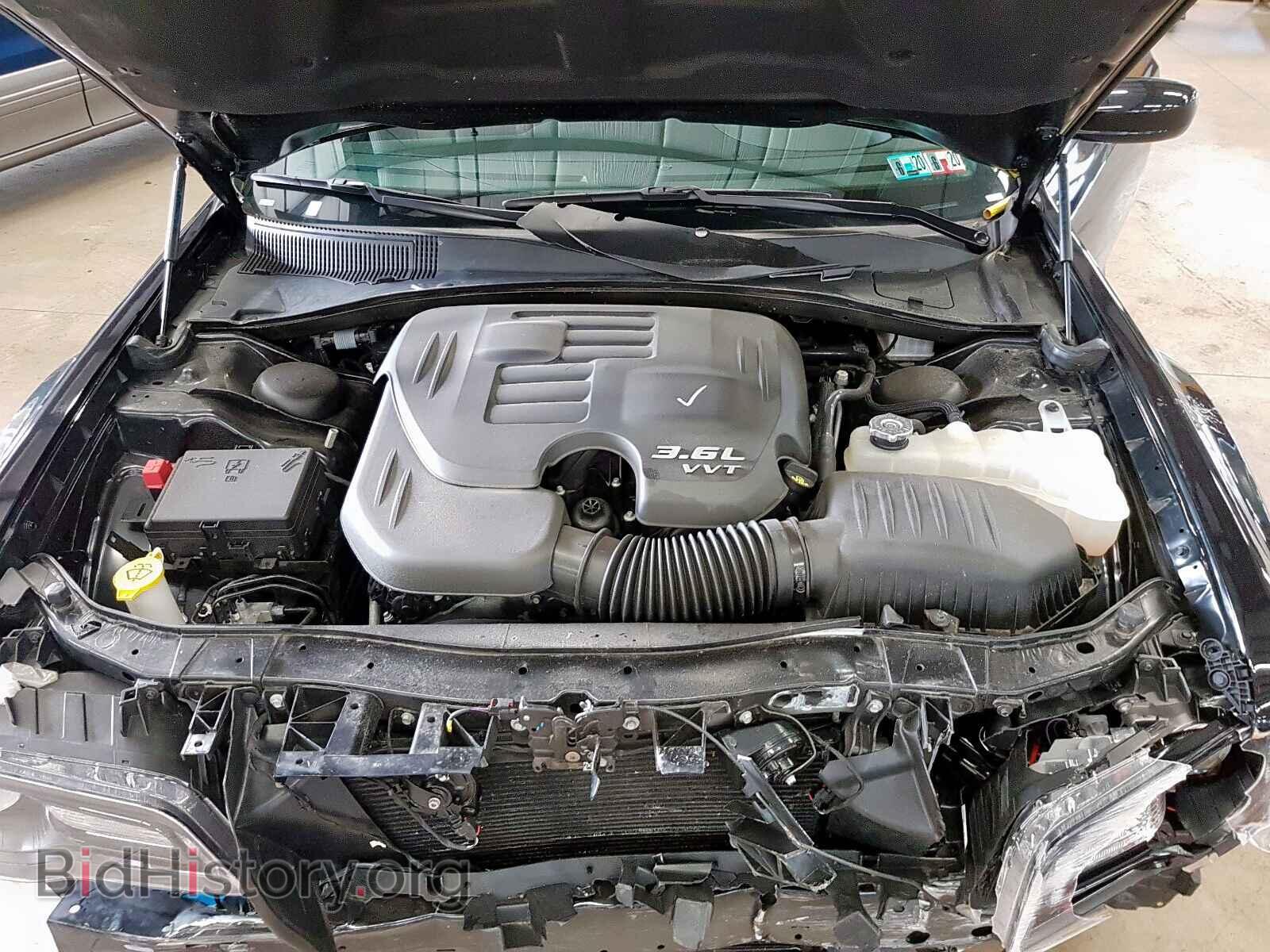 2019 CHRYSLER 300 - VIN: 2C3CCABG0KH637963 - Фото 7