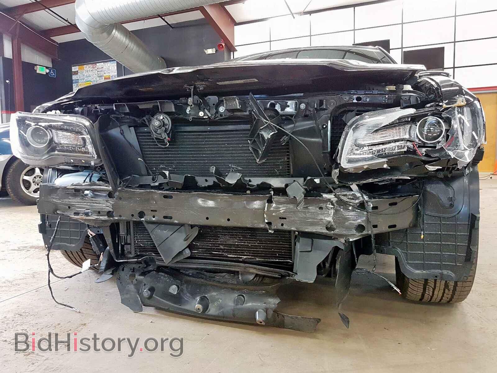 2019 CHRYSLER 300 - VIN: 2C3CCABG0KH637963 - Фото 9
