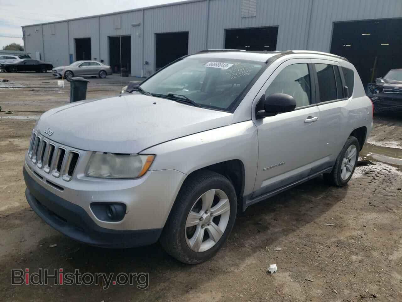 Photo 1J4NT1FA8BD181339 - JEEP COMPASS 2011