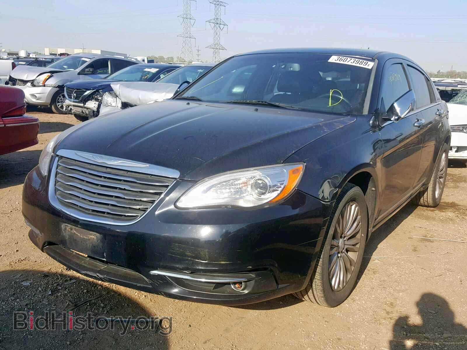 2011 CHRYSLER 200 - VIN: 1C3BC2FG3BN570147 - Photo 2