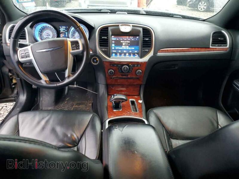 2014 Chrysler 300 (VIN 2C3CCAAG5EH320668) — photo 8 of 12