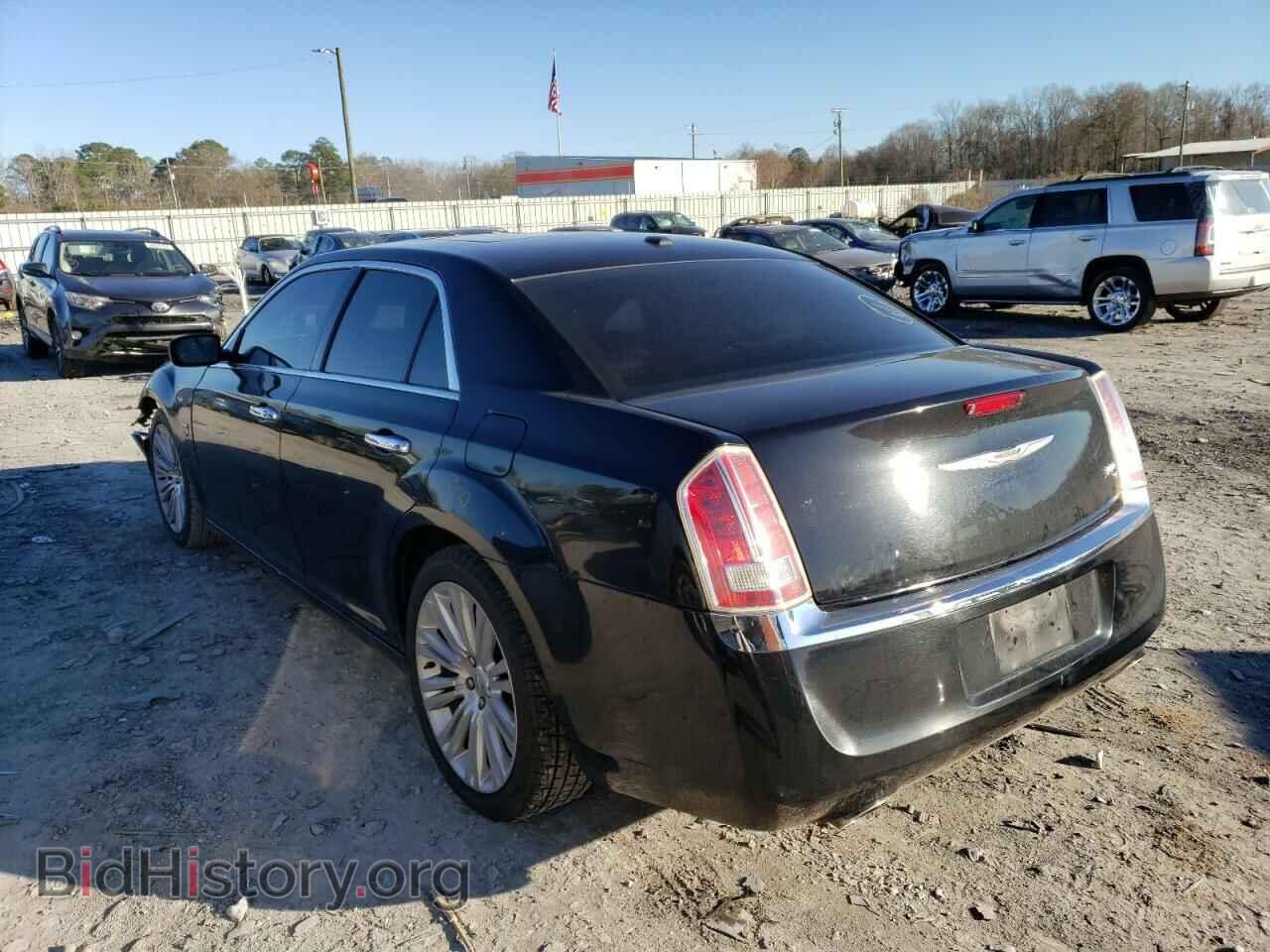 2013 CHRYSLER 300 - VIN: 2C3CCAETXDH651588 - Фото 2