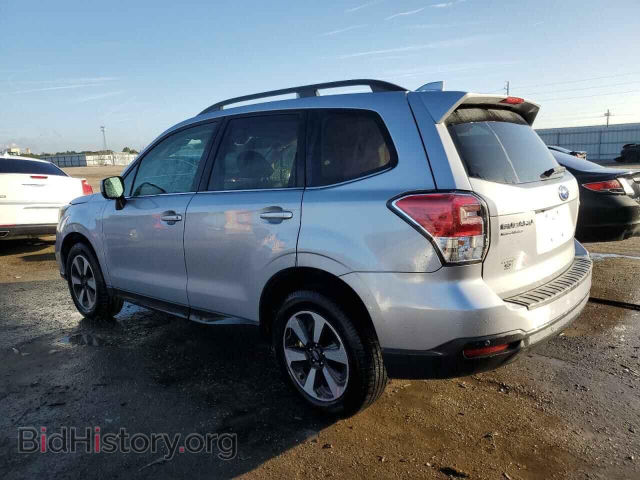 2018 SUBARU FORESTER - VIN: JF2SJARC2JH561720 - Фото 2