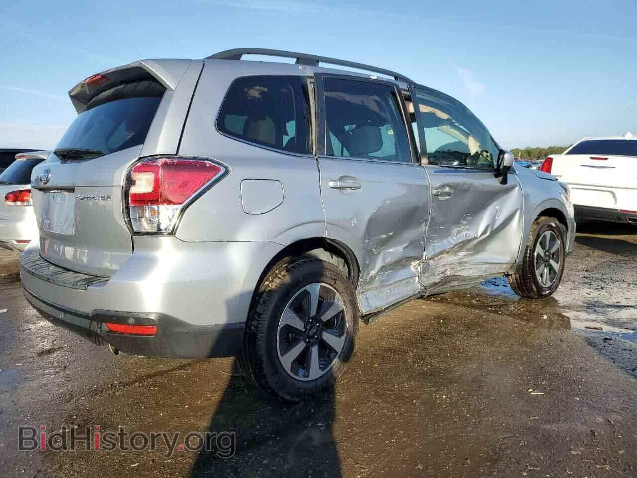 2018 SUBARU FORESTER - VIN: JF2SJARC2JH561720 - Фото 3