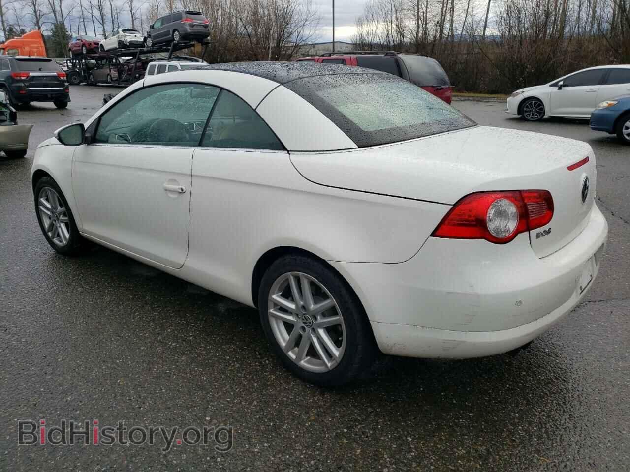 2009 VOLKSWAGEN EOS - VIN: WVWFA71F09V013916 - Фото 2