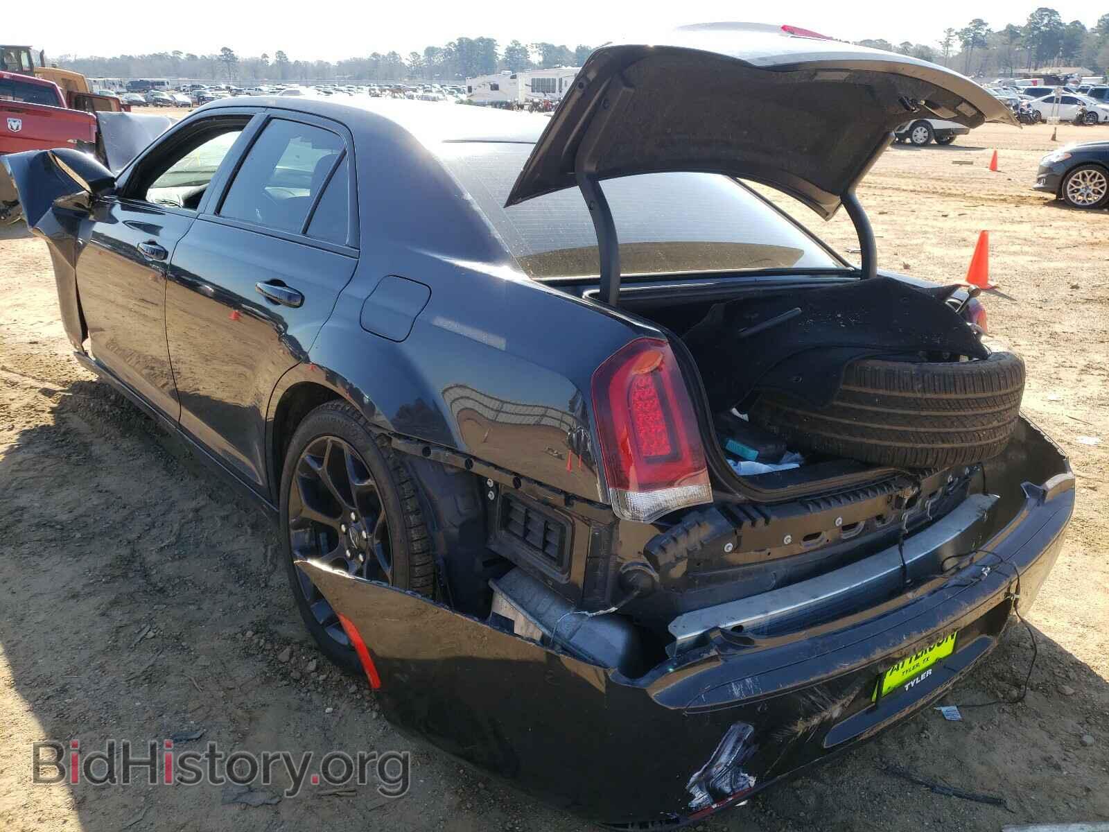 2019 CHRYSLER 300 - VIN: 2C3CCABGXKH697720 - Фото 3