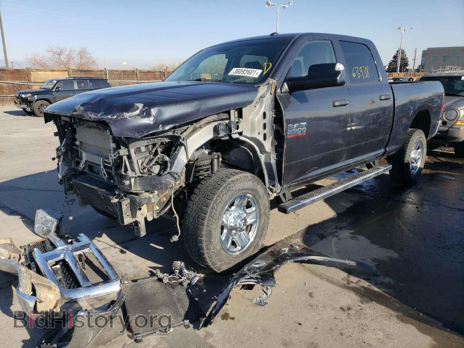 2017 RAM 2500 - VIN: 3C6UR5CLXHG663780 - Photo 2