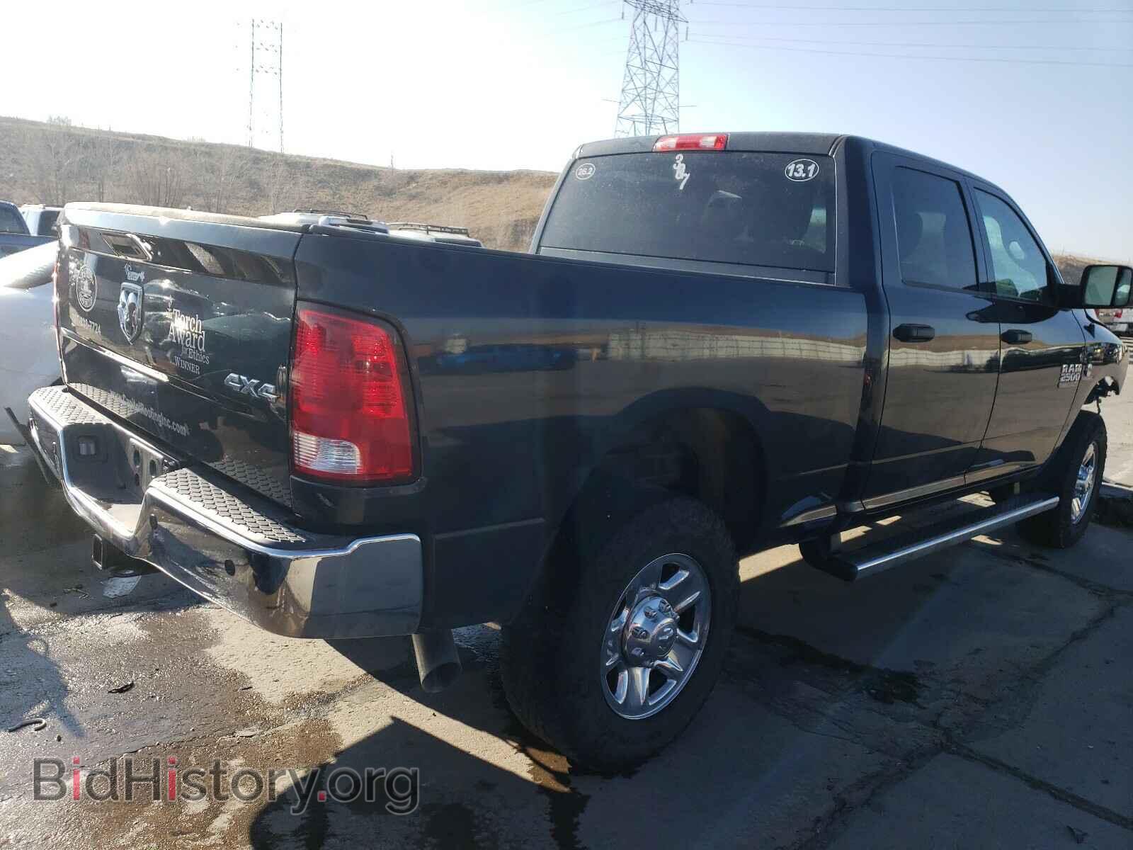 2017 RAM 2500 - VIN: 3C6UR5CLXHG663780 - Photo 4