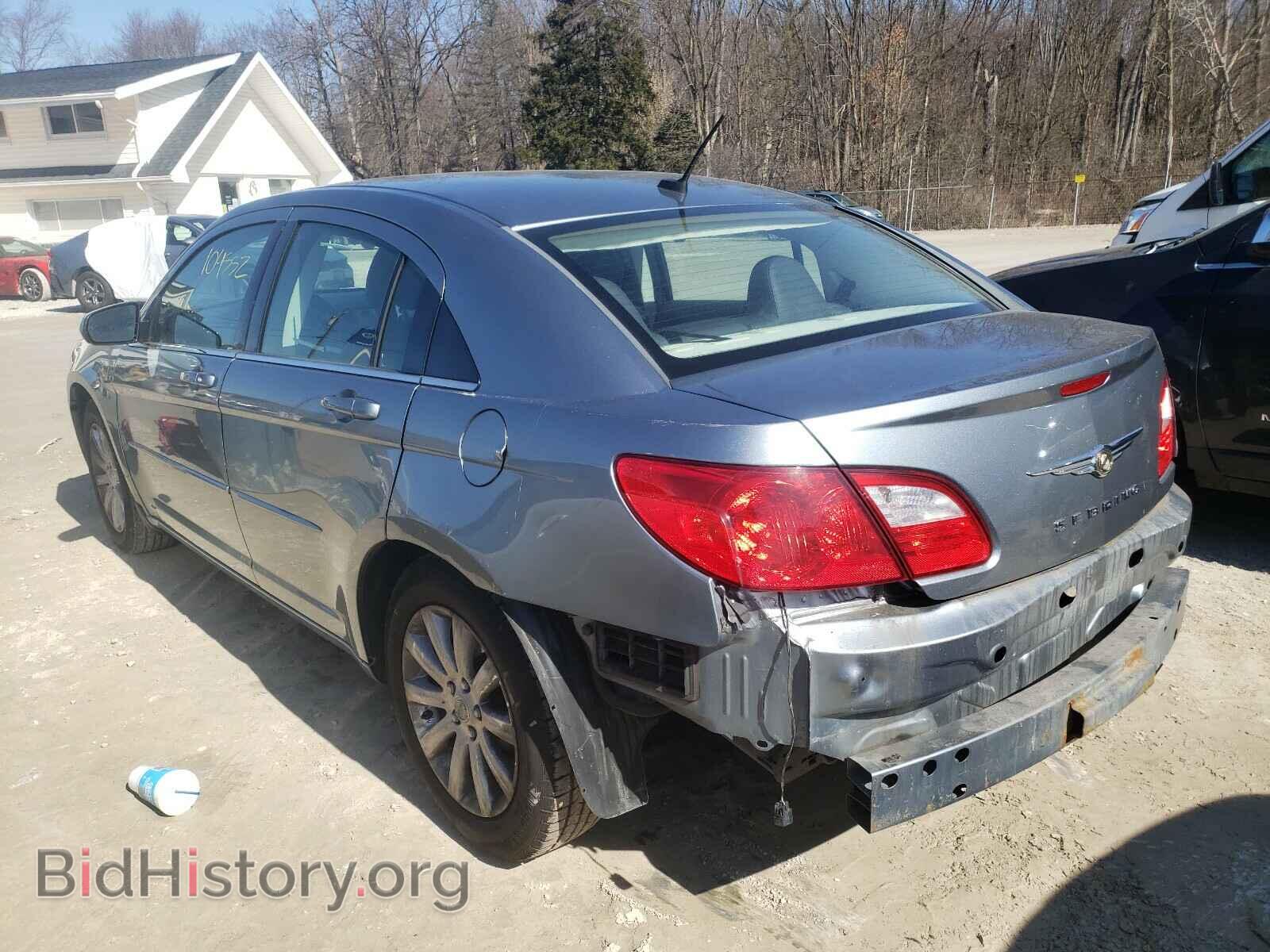 2010 CHRYSLER SEBRING - VIN: 1C3CC5FD7AN194577 - Фото 3
