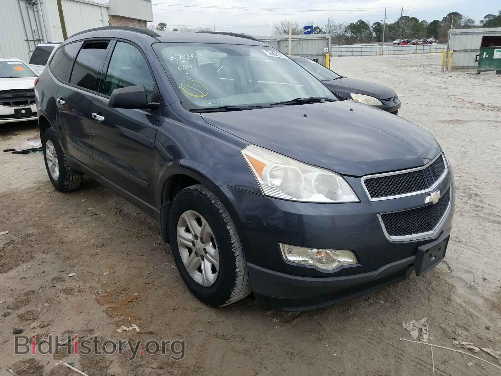 Photo 1GNKRFED9CJ253322 - CHEVROLET TRAVERSE 2012
