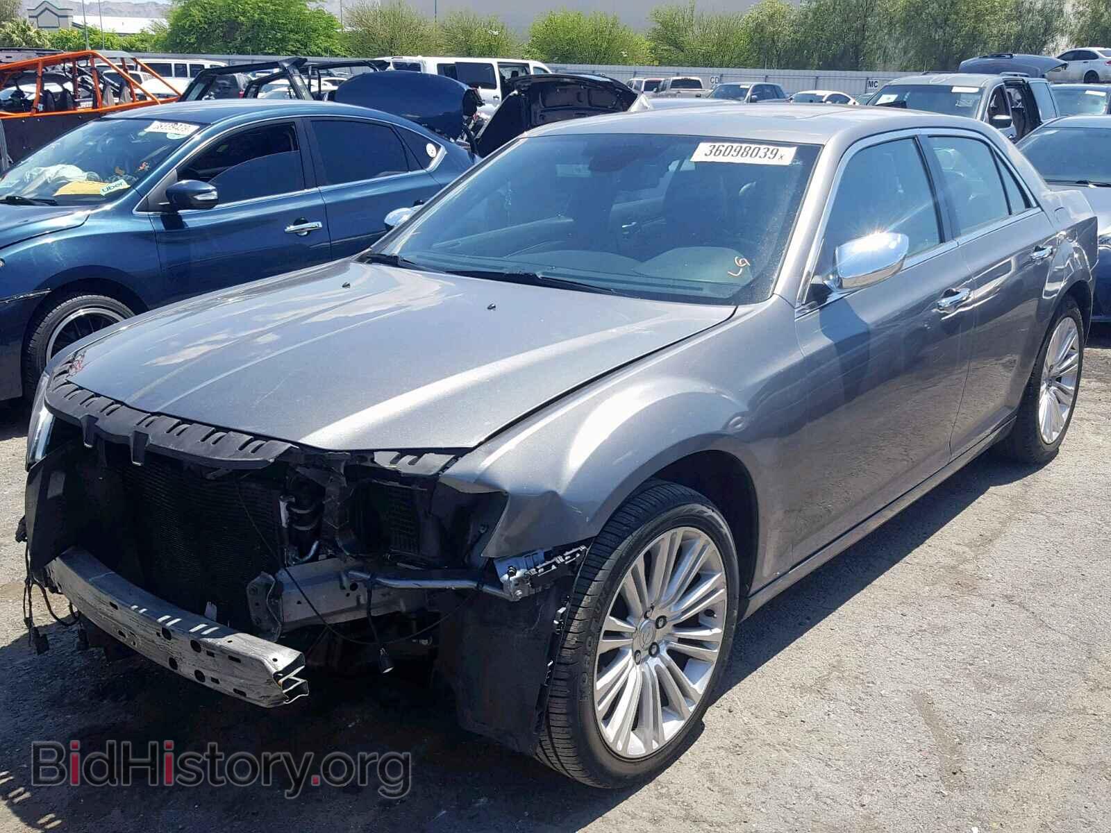 2011 CHRYSLER 300 - VIN: 2C3CA5CG4BH527445 - Фото 2