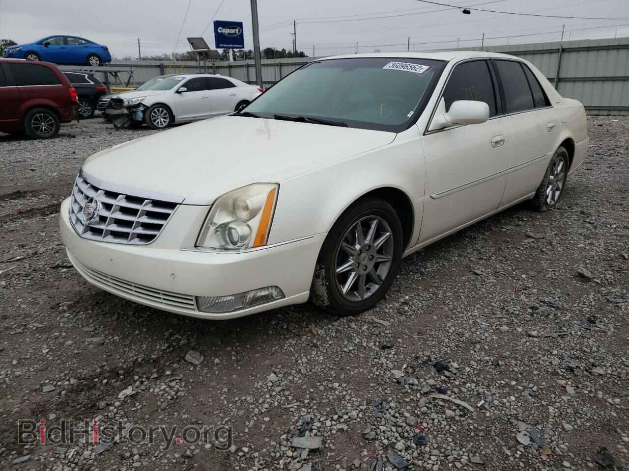 2011 CADILLAC DTS - VIN: 1G6KD5E62BU106830 - Photo 2