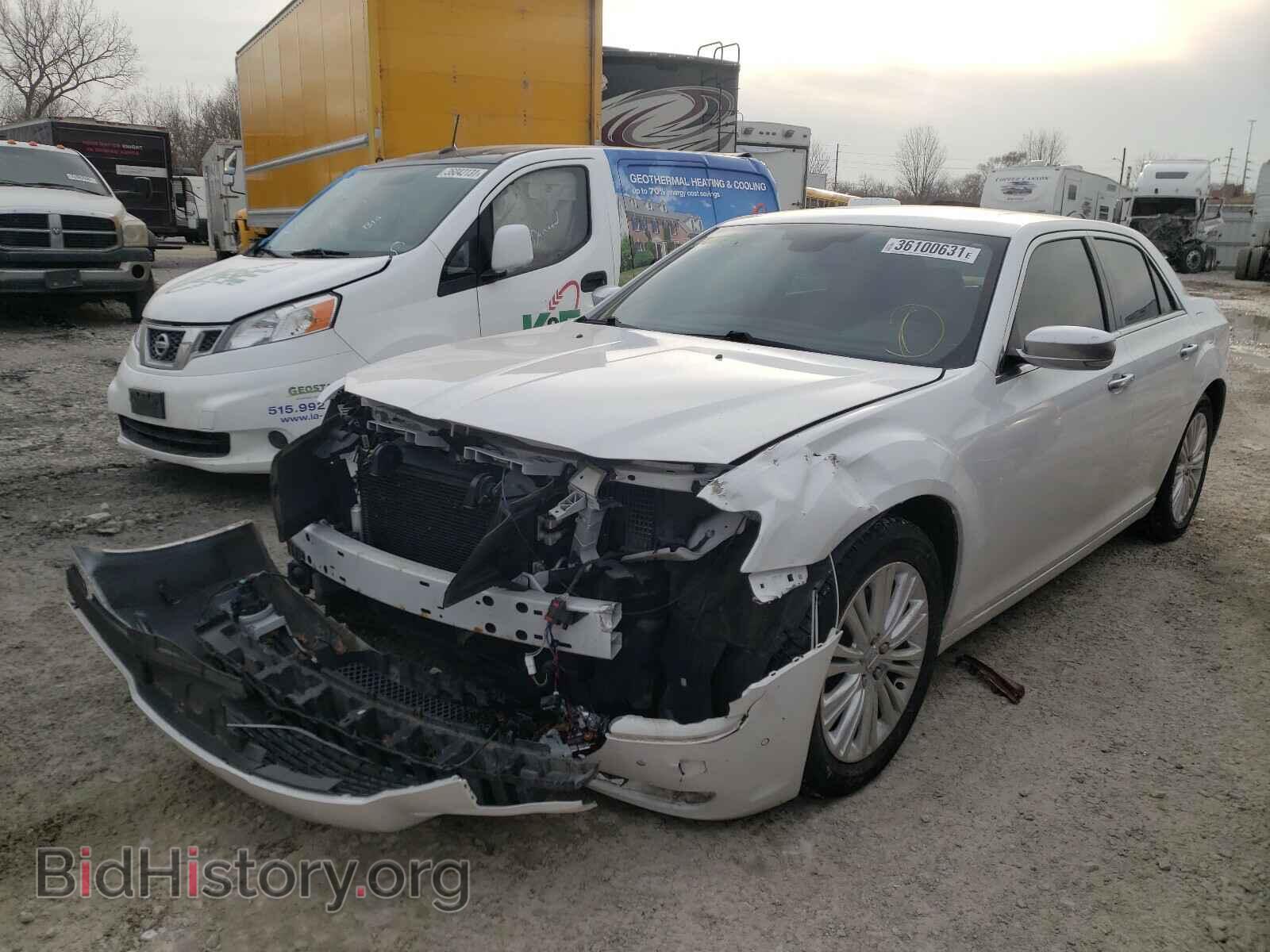 2013 CHRYSLER 300 - VIN: 2C3CCASG9DH505237 - Фото 2