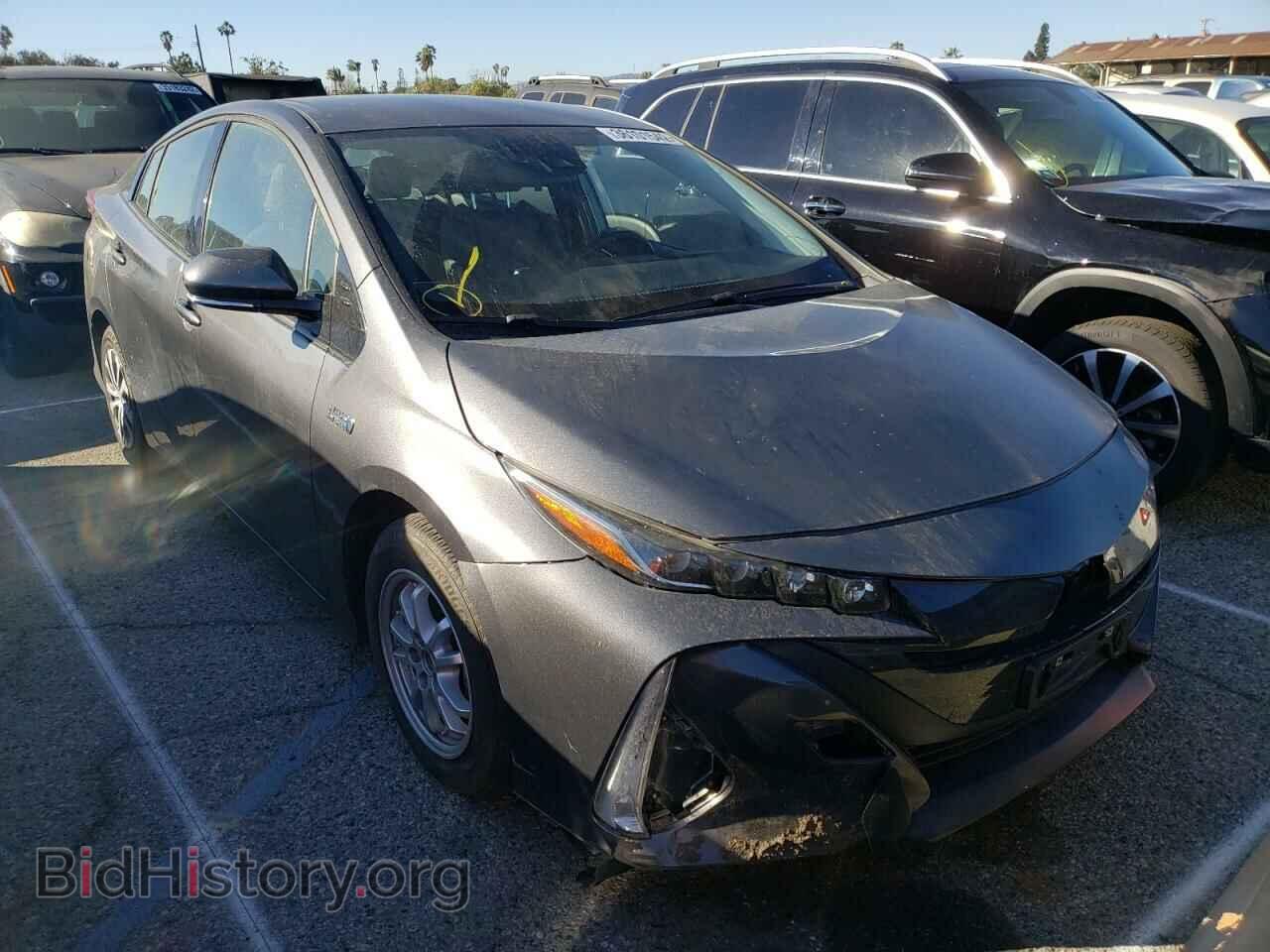 Фотография JTDKARFP3L3146281 - TOYOTA PRIUS 2020