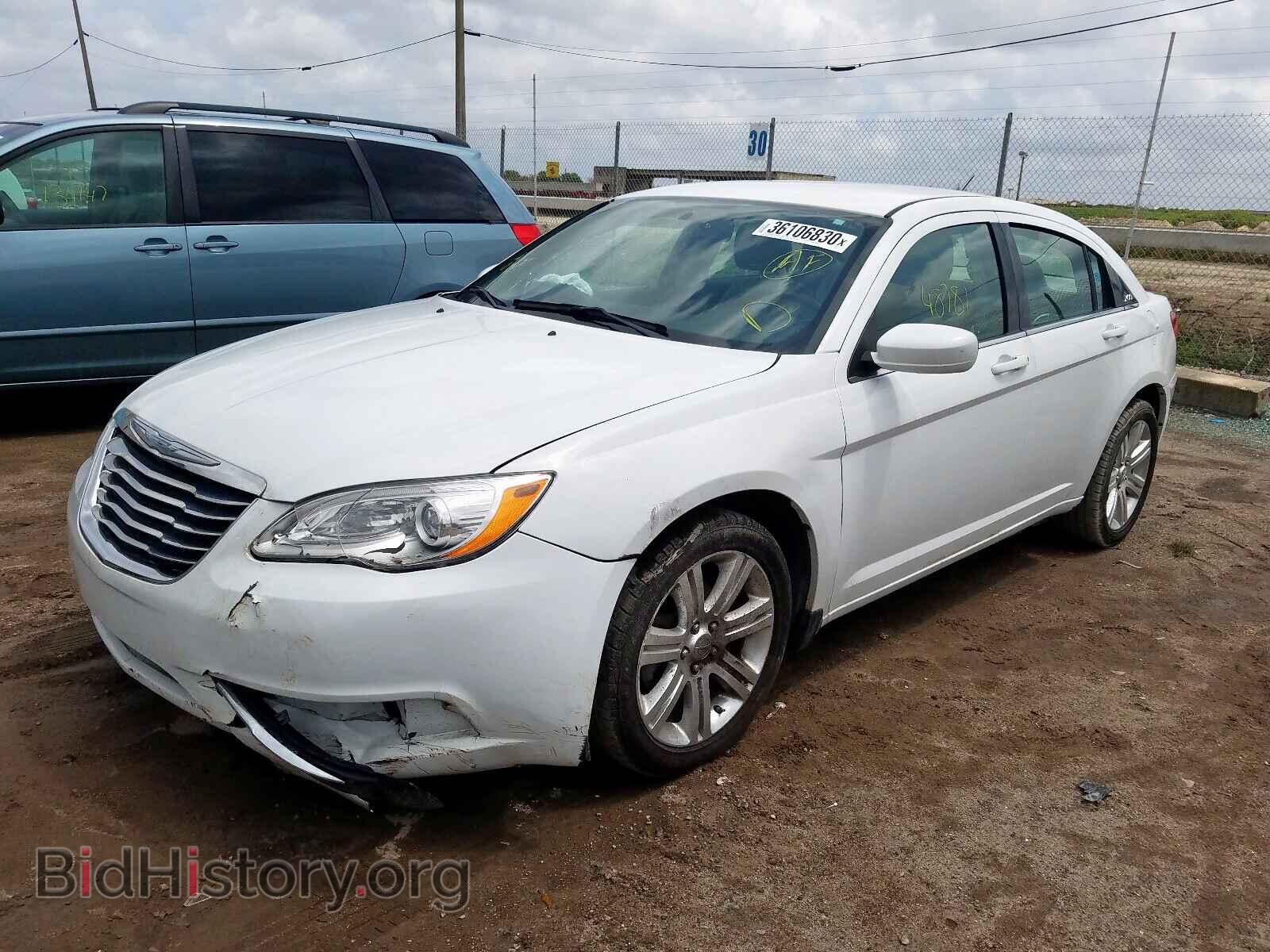 2013 CHRYSLER 200 - VIN: 1C3CCBBB6DN553120 - Фото 2
