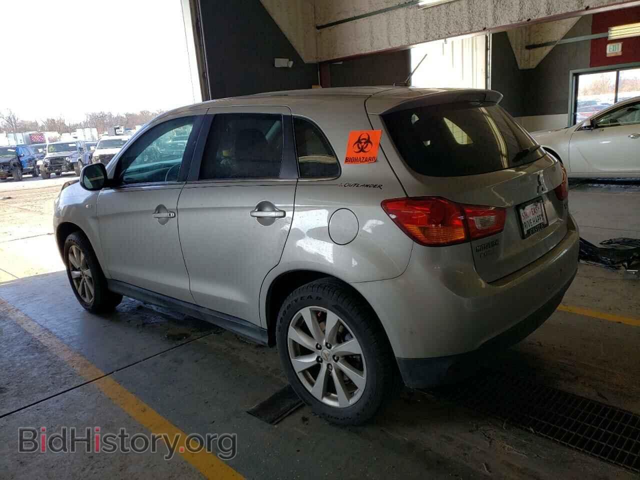 2015 MITSUBISHI OUTLANDER - VIN: 4A4AP4AU7FE057339 - Фото 2
