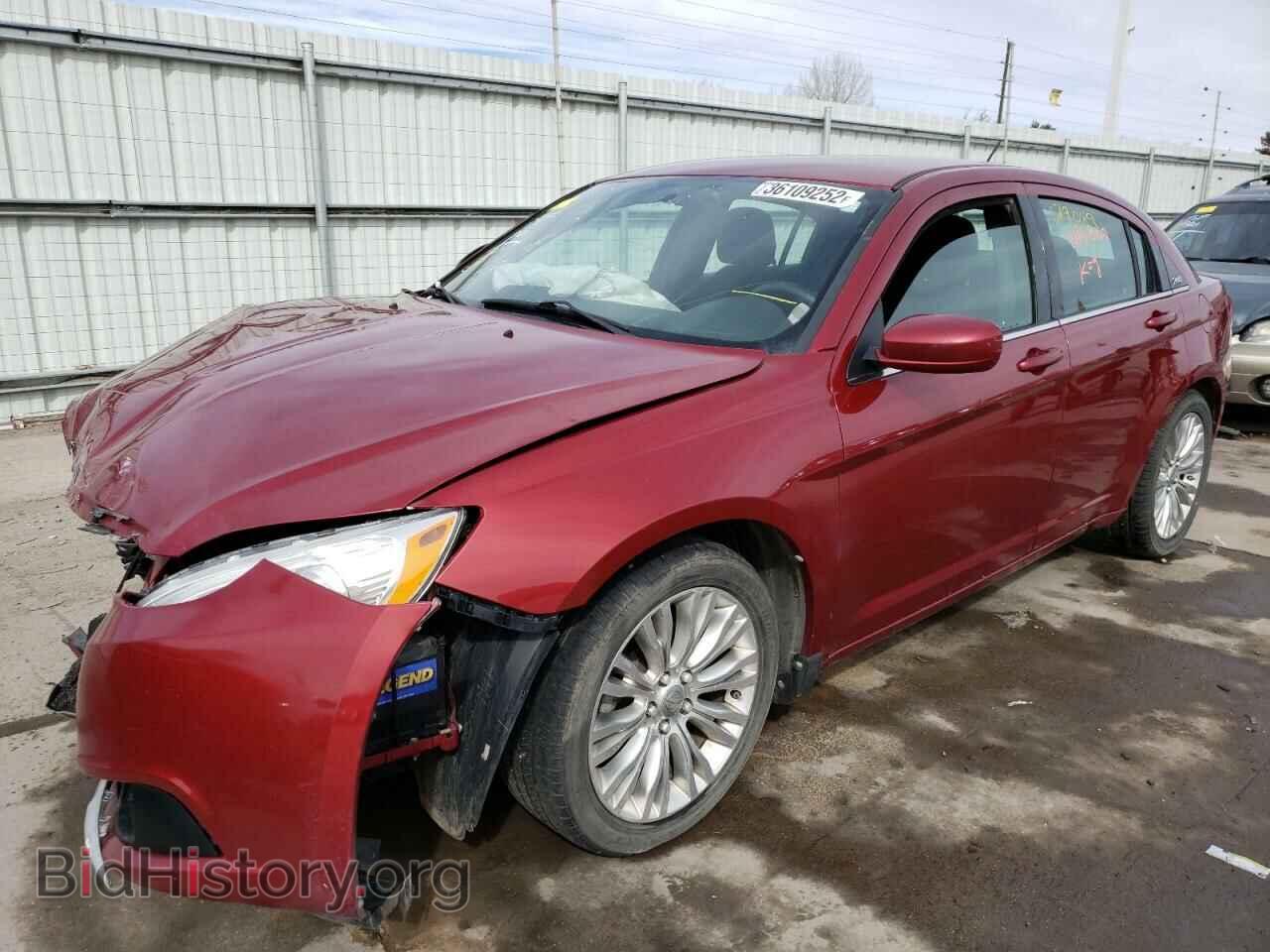 2013 CHRYSLER 200 - VIN: 1C3CCBAB3DN671241 - Фото 2