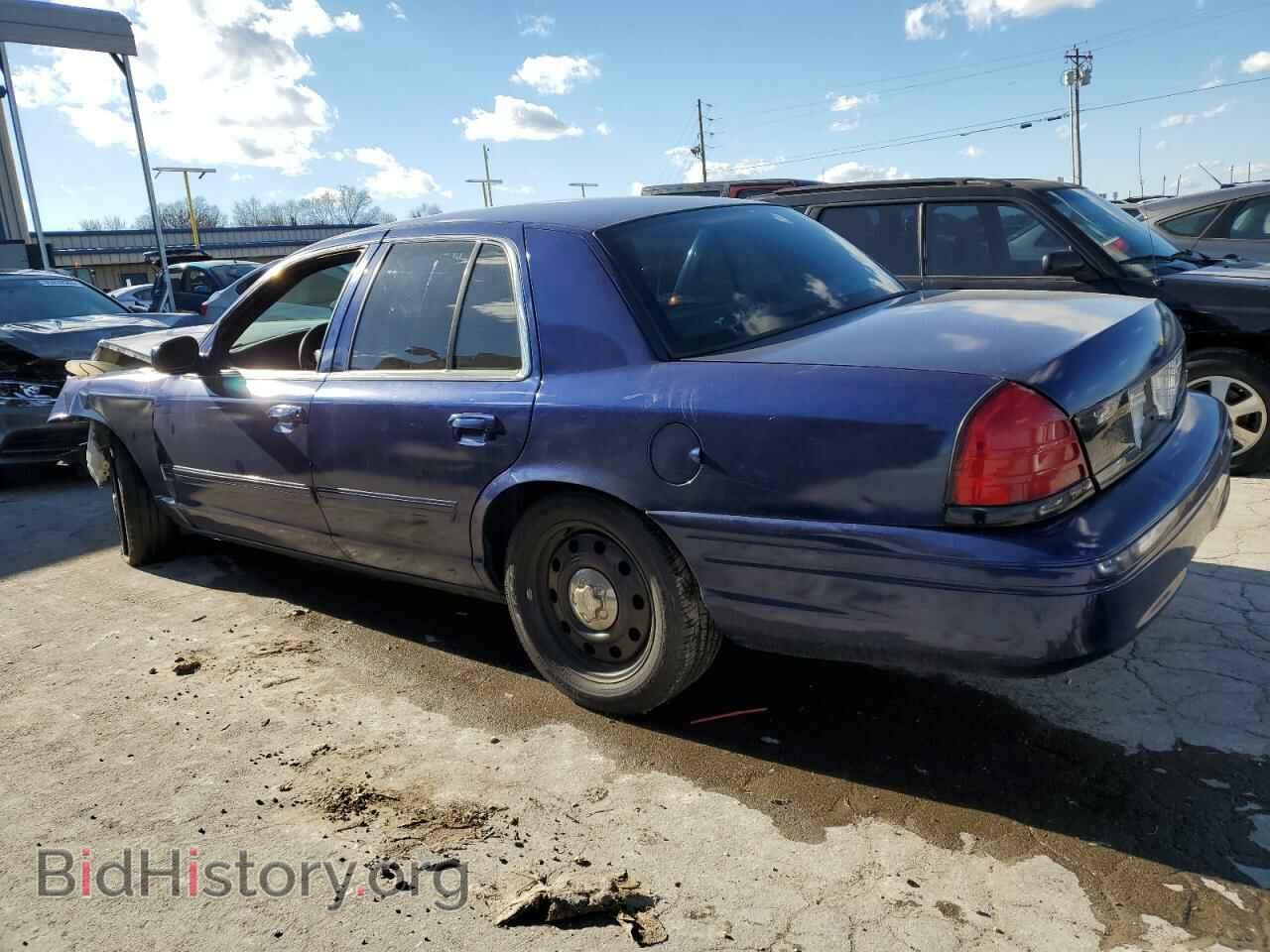 2011 FORD CROWN VIC - VIN: 2FABP7BV2BX114081 - Фото 2