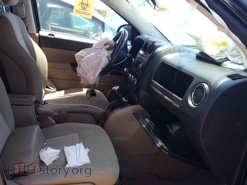 2012 Jeep COMPASS (VIN 1C4NJCEA2CD660446) — photo 5 of 10