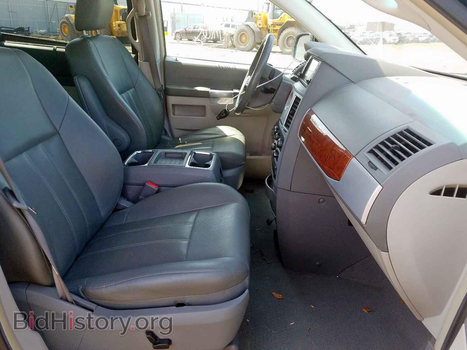 2008 CHRYSLER MINIVAN - VIN: 2A8HR54P08R759223 - Фото 5