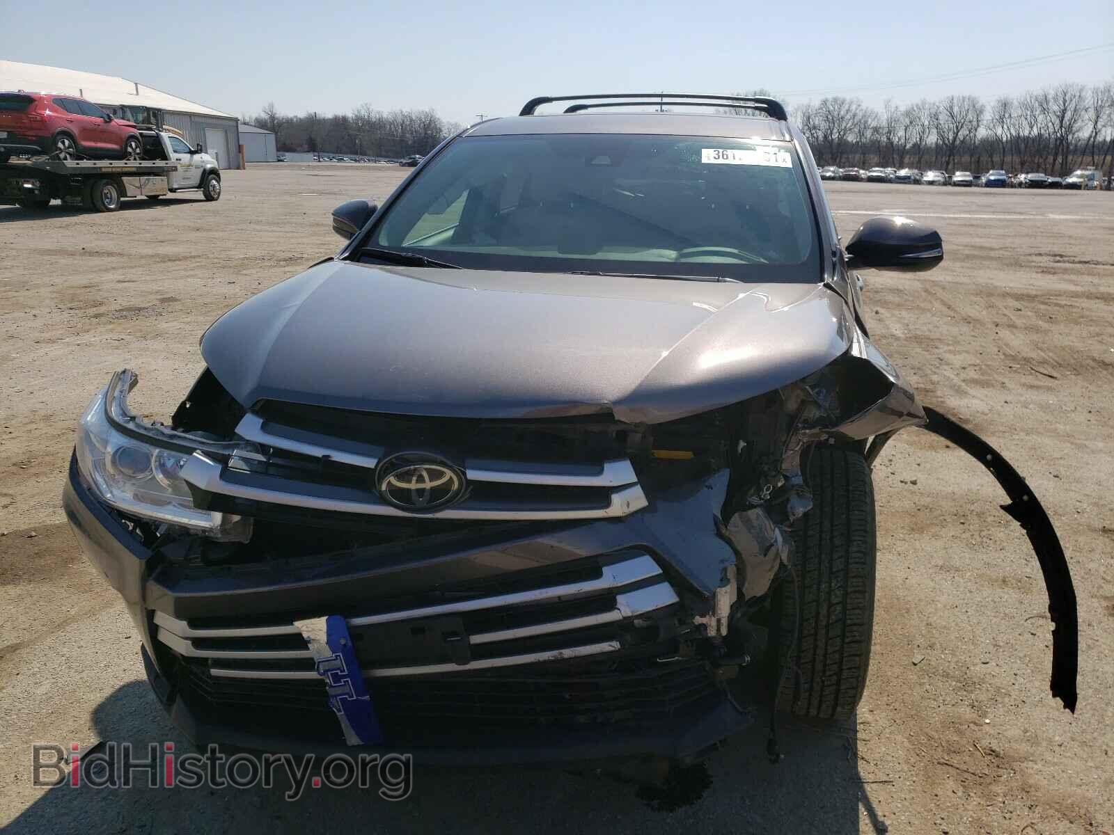 2017 TOYOTA HIGHLANDER - VIN: 5TDBZRFH2HS393959 - Фото 9