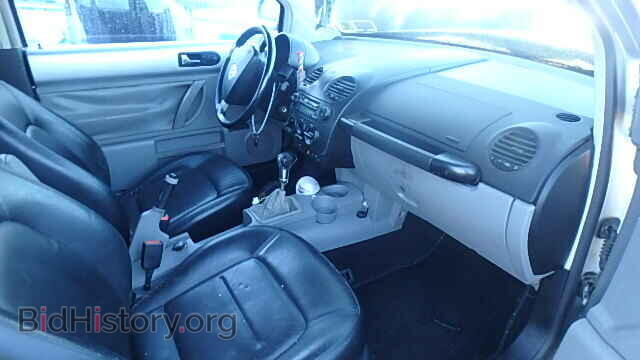 2000 VOLKSWAGEN BEETLE - VIN: 3VWCC21C7YM423091 - Фото 5