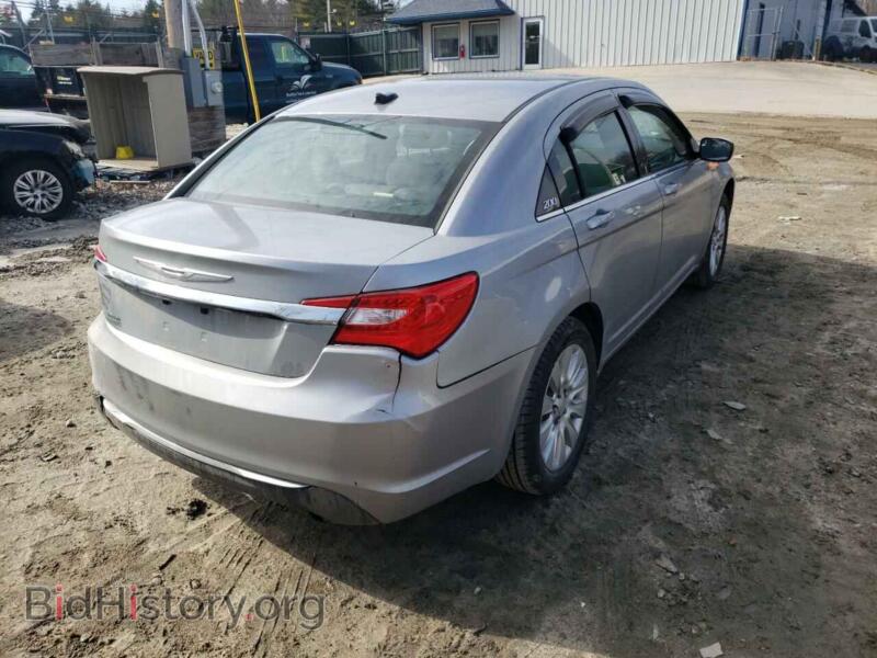 2013 Chrysler 200 (VIN 1C3CCBAB5DN620792) — photo 4 of 10