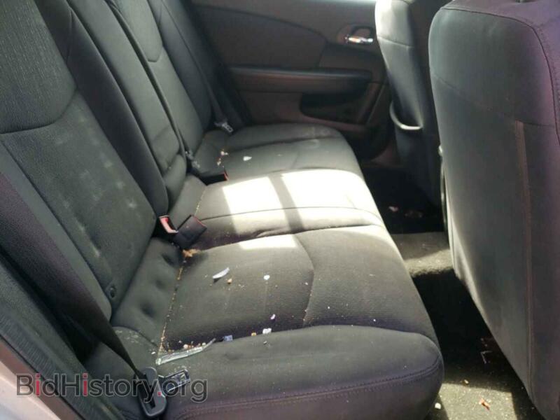 2013 Chrysler 200 (VIN 1C3CCBAB5DN620792) — photo 6 of 10