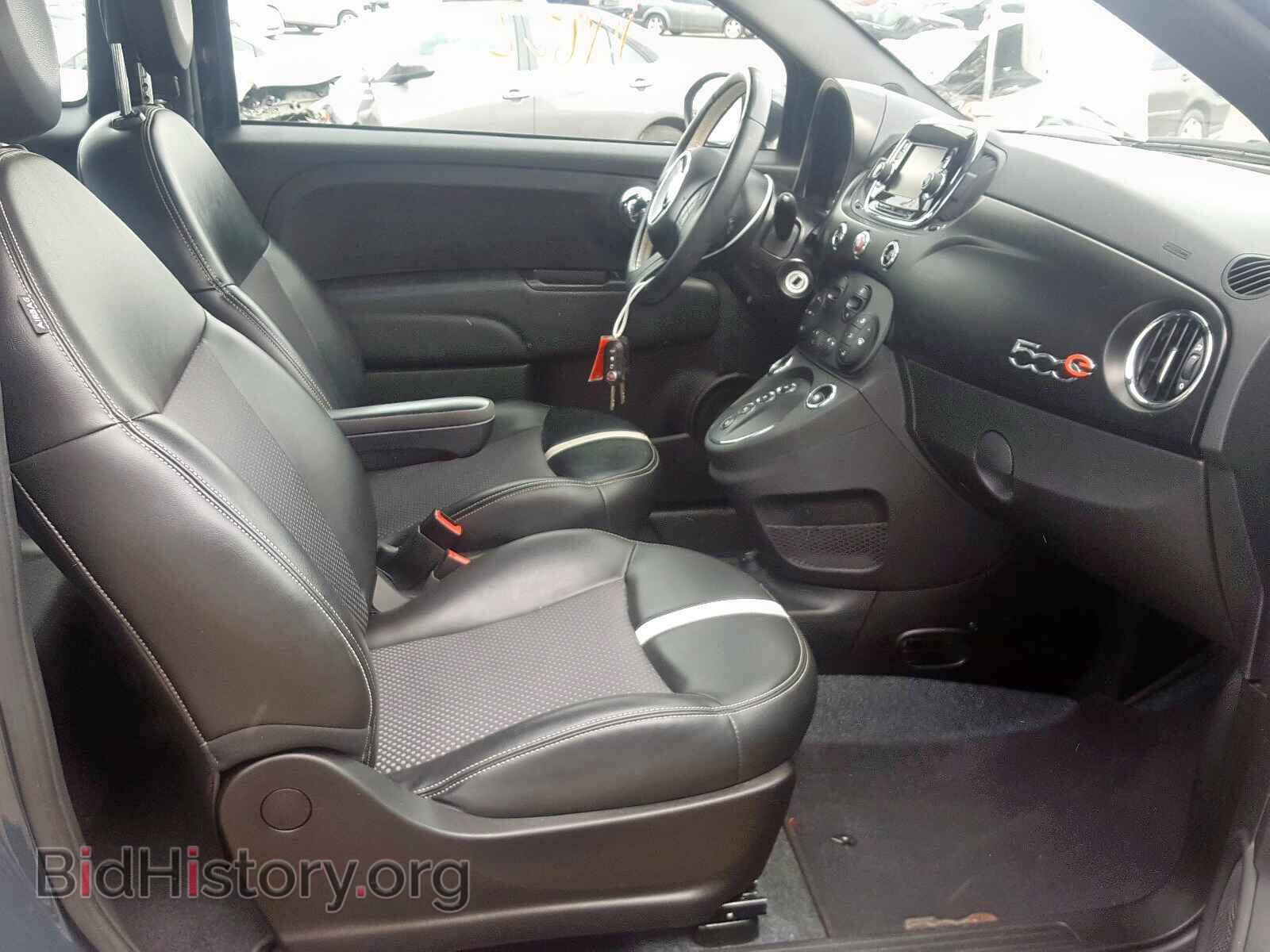 2017 FIAT 500 - VIN: 3C3CFFGEXHT609230 - Photo 5