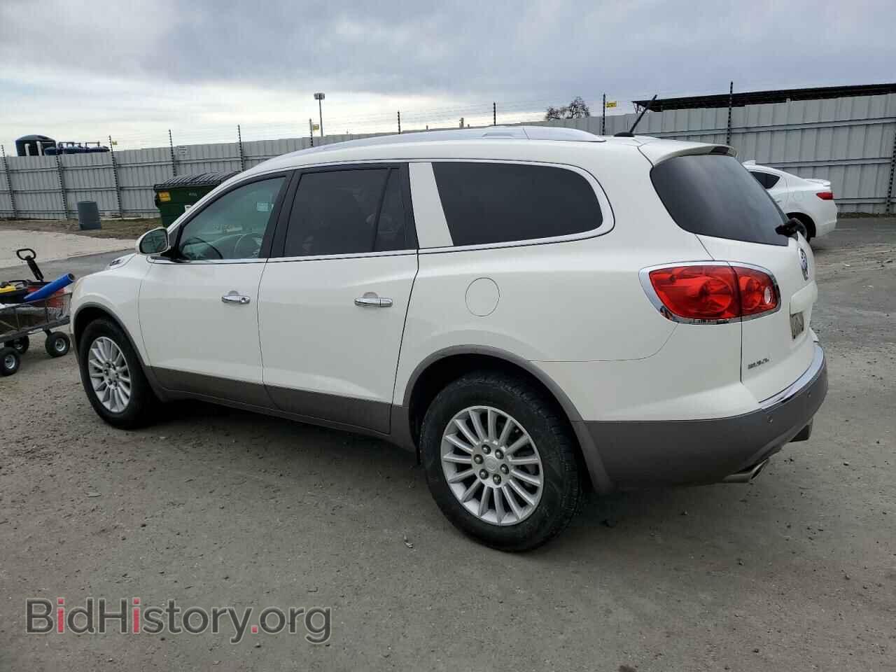 2011 BUICK ENCLAVE - VIN: 5GAKVAED6BJ223993 - Фото 2