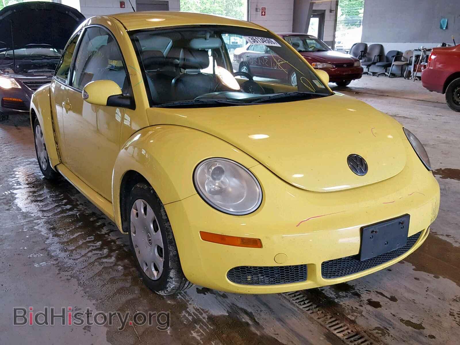 Photo 3VWPG3AG7AM011242 - VOLKSWAGEN BEETLE 2010